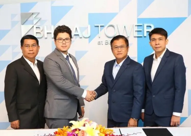 นายธนากร ธนวริทธิ์ (ที่ 2 จากขวา) ประธานเ...