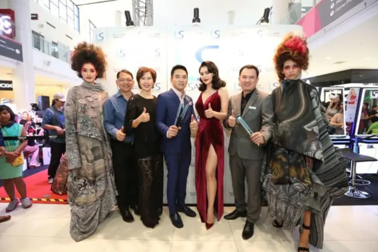 นายเดชฤทธิ์ ณ ตะกั่วทุ่ง รองกรรมการผู้จัด...