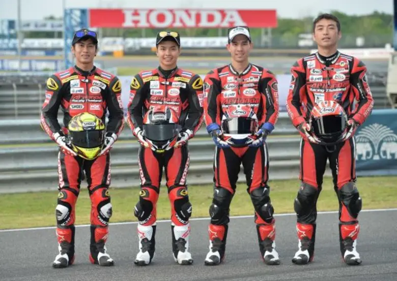 ขุนพลนักบิดจากทีม เอ.พี. ฮอนด้า เรซซิ่ง ไ...