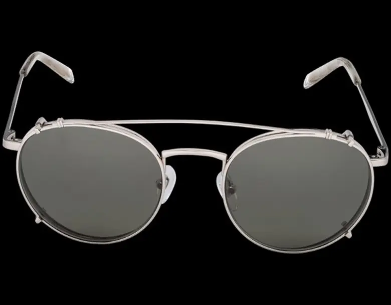 ให้หนุ่ม ๆ โดดเด่นในซัมเมอร์นี้ กับแว่นกันแดด จาก “VANDERBILT NEW YORK”