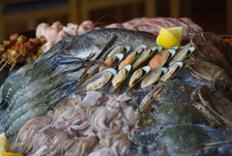 ห้องอาหารบุฟเฟ่ต์นานาชาติมิสทราล ที่โรงแร...