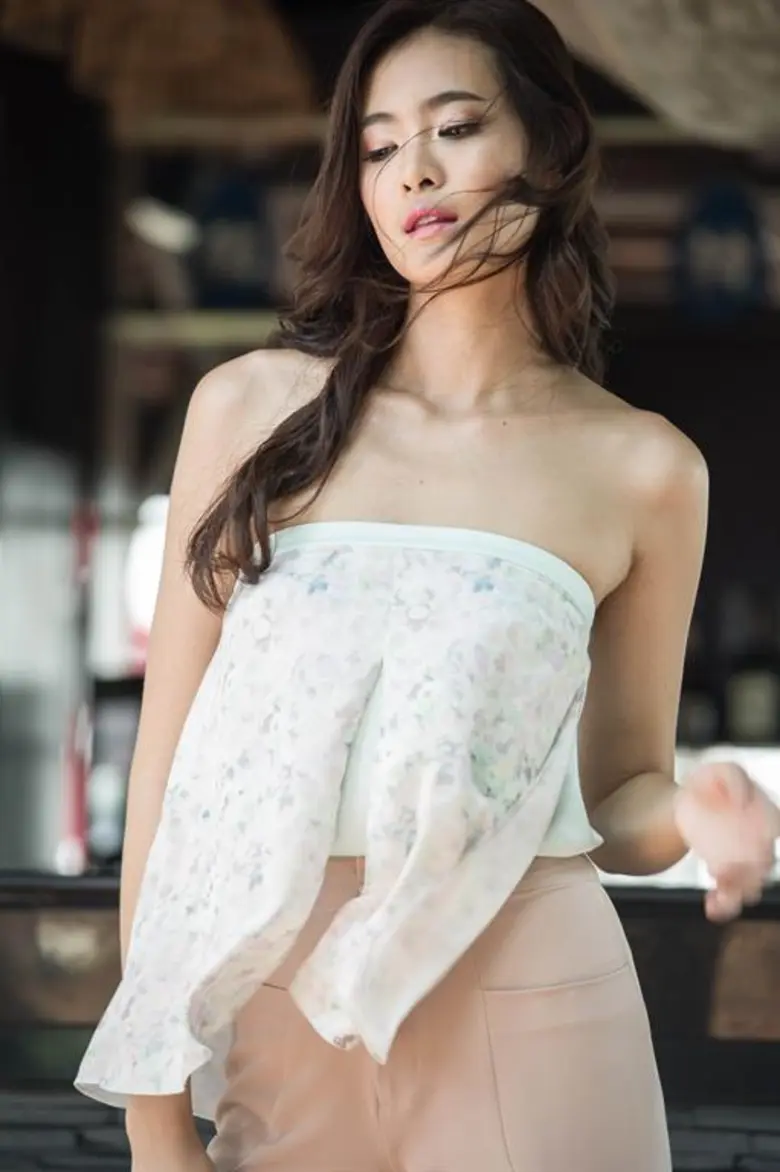 ลุคเย็นชา แต่น่าจิบ!! มาดูความชิค-เฉี่ยวของ “มะปราง” เดอะเฟซ 2