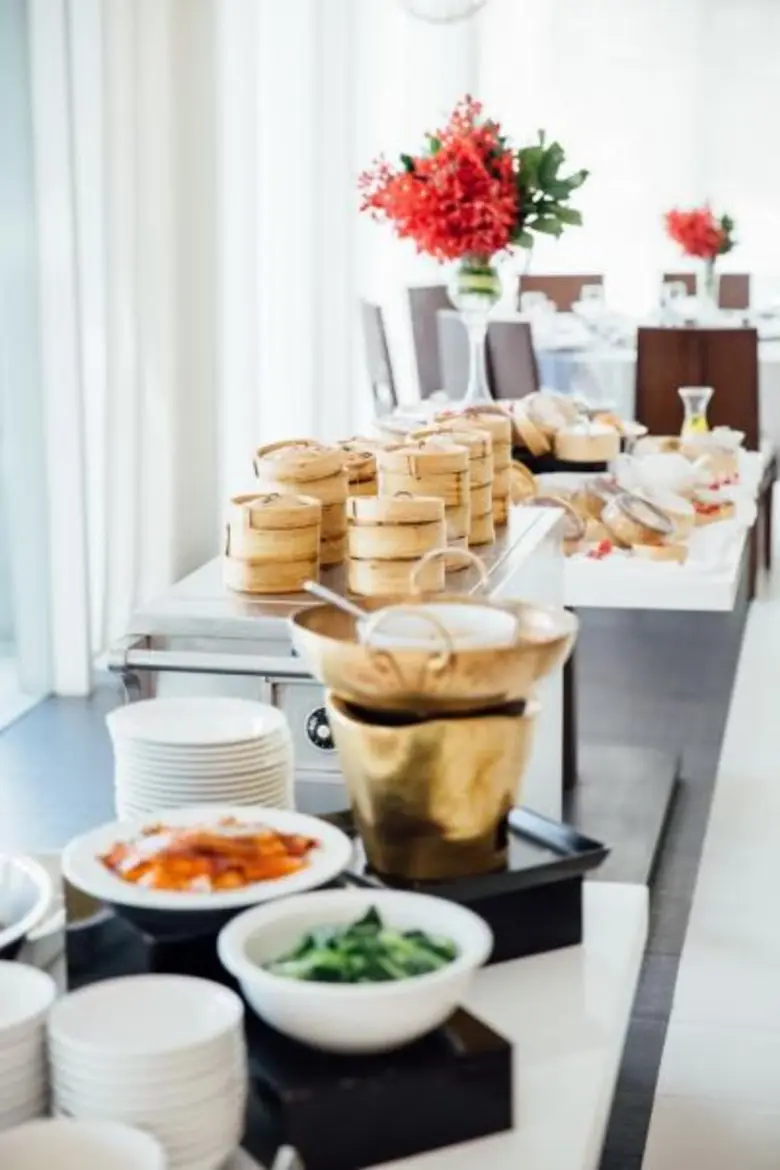 บุฟเฟ่ต์นานาชาติกลางวันมื้อพิเศษ ทุกวันพุธ โรงแรมแคนทารี โคราช