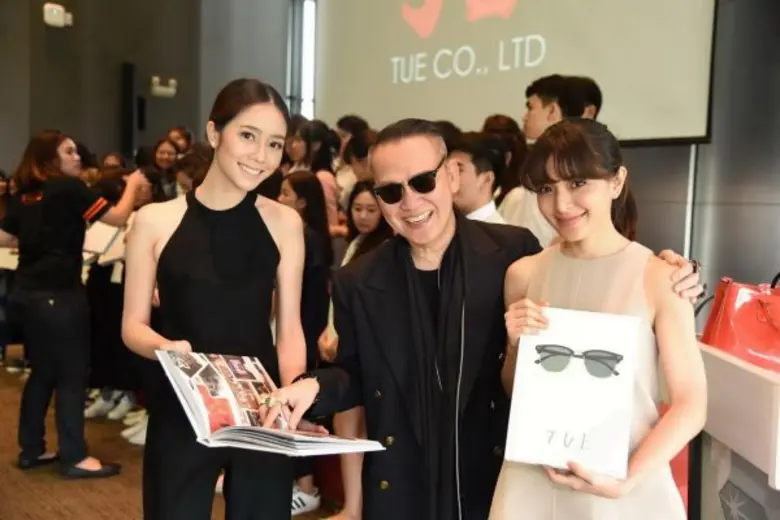 “ออม – แพร” ย้อนวัยเรียน..นั่งติวเข้ม! เสริมความรู้สู่ความครีเอทีฟยุคใหม่ กับ “ไอ-ดี”