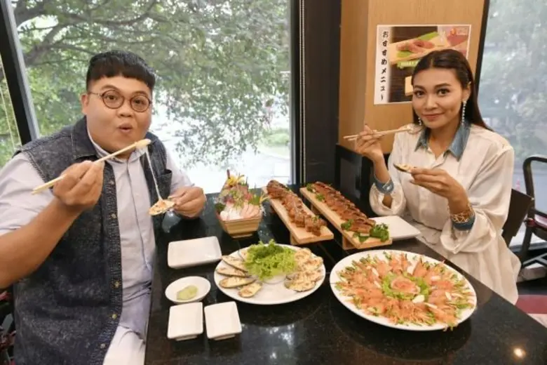 กัน-แก้ม-โดมร่วมแจกโชคแคมเปญ Kin Memories of Switzerland & Italy with Gun Napat