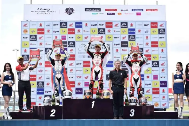 ทัพนักบิดสังกัด YAMAHA THAILAND RACING TE...