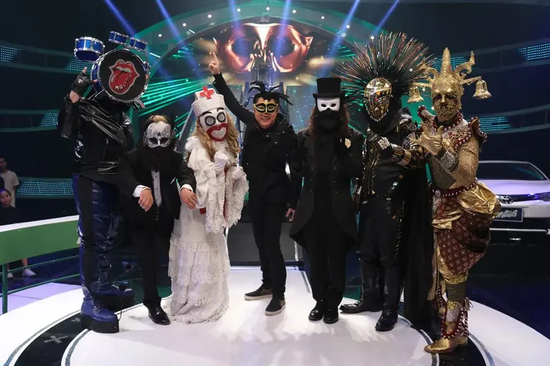 เปิดศึกฮา "ปริศนาฟ้าแลบ" และการกระชากหน้า...