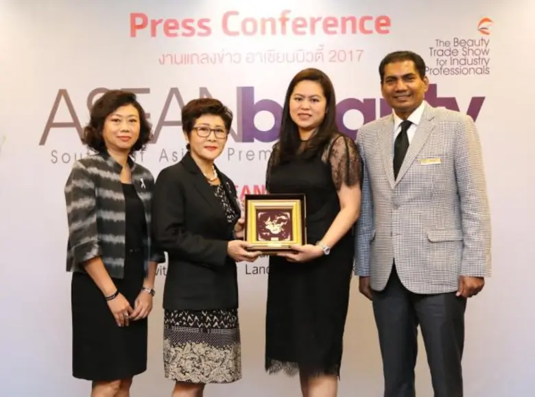 คุณปานชนก จิตชินะกุล ผู้ช่วยกรรมการผู้จัด...