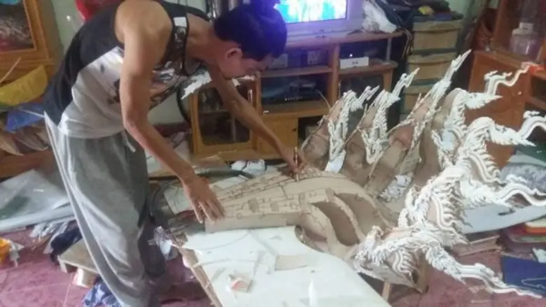 “รพีภัทร สำเร” ศิษย์เก่าออกแบบประยุกต์ศิลป์ มรภ.สงขลา เจ้าของผลงานชุดประจำชาติยอดเยี่ยม Miss International Queen