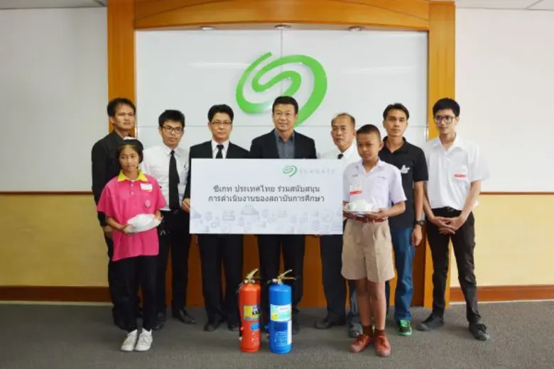 นายนรเชษฐ์ แซ่ตั้ง ผู้จัดการโรงงานเทพารักษ์ บริษัท ...