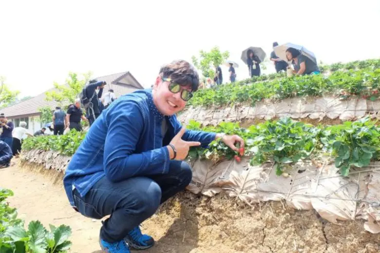 ทีวีไกด์: รายการ "สมุดโคจร On The Way" แอ่วเหนือไปกับ Mead Johnson ตามรอยในหลวงในดวงใจ กับ รายการ สมุดโคจร On The Way