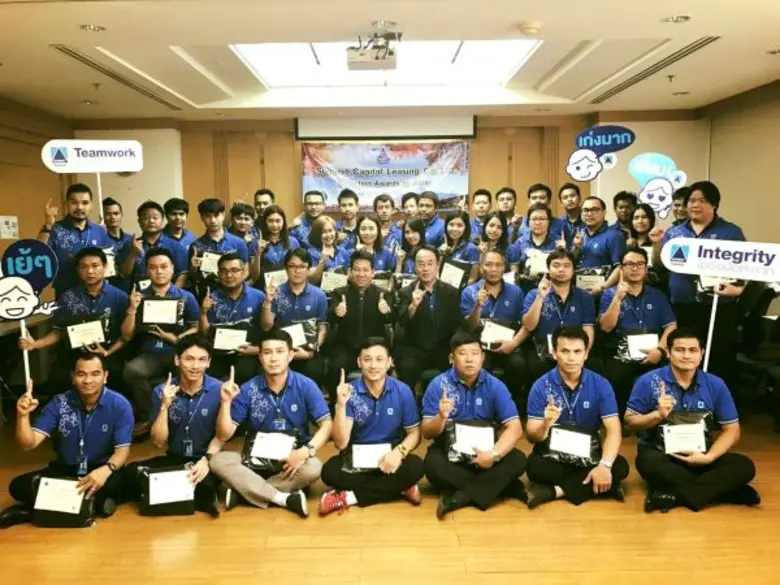 วิชิต พยุหนาวีชัย(กลาง แถวที่ 2)ประธานเจ้...