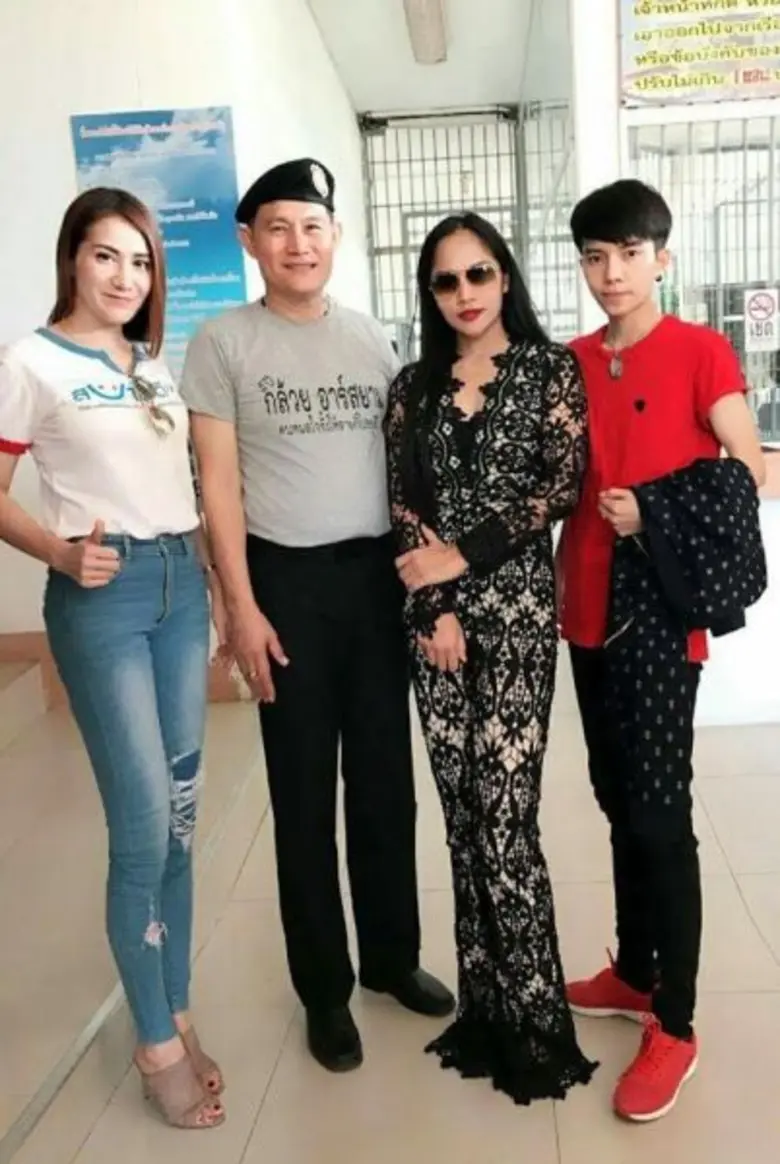 ข่าวซุบซิบ: เอื้องฟ้า อาร์สยาม / กล้วย อาร์สยาม, กานดา อาร์สยาม และ แอม อินทิรา อาร์สยาม