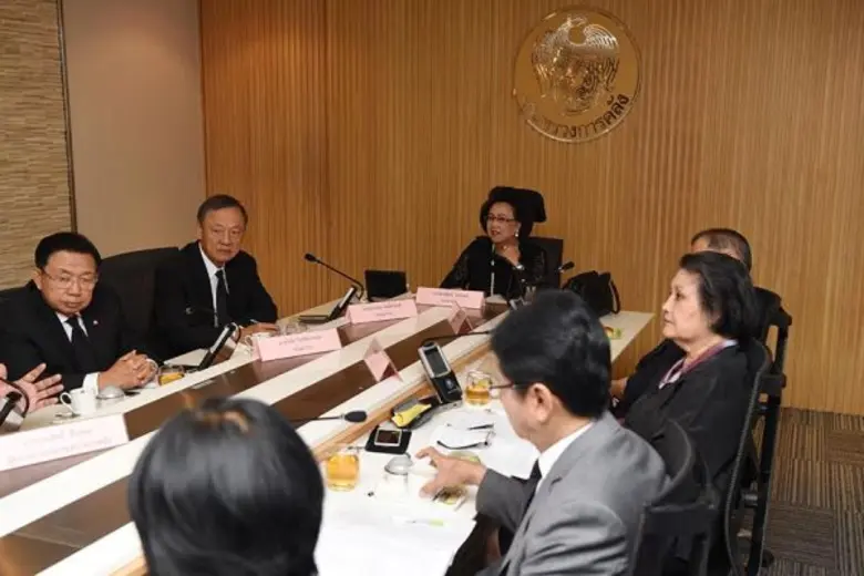 นางพันธ์ทิพย์ สุรทิณฑ์ ประธานคณะกรรมการตร...