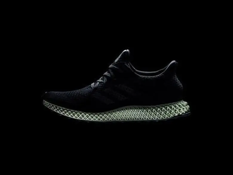 อาดิดาส ก้าวล้ำวงการกีฬา เผยนวัตกรรม FUTURECRAFT 4D ช่วยออกแบบและผลิตรองเท้ากีฬาด้วยแสงสังเคราะห์ระบบดิจิตอล
