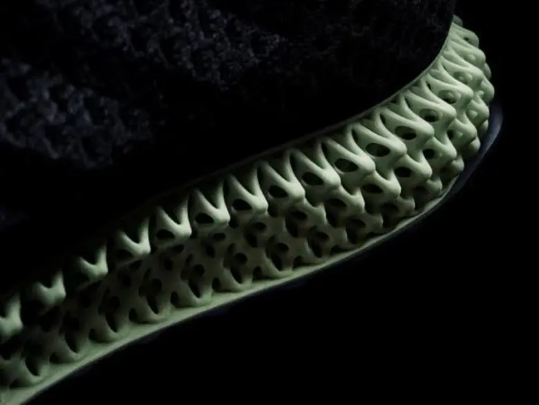 อาดิดาส ก้าวล้ำวงการกีฬา เผยนวัตกรรม FUTURECRAFT 4D ช่วยออกแบบและผลิตรองเท้ากีฬาด้วยแสงสังเคราะห์ระบบดิจิตอล