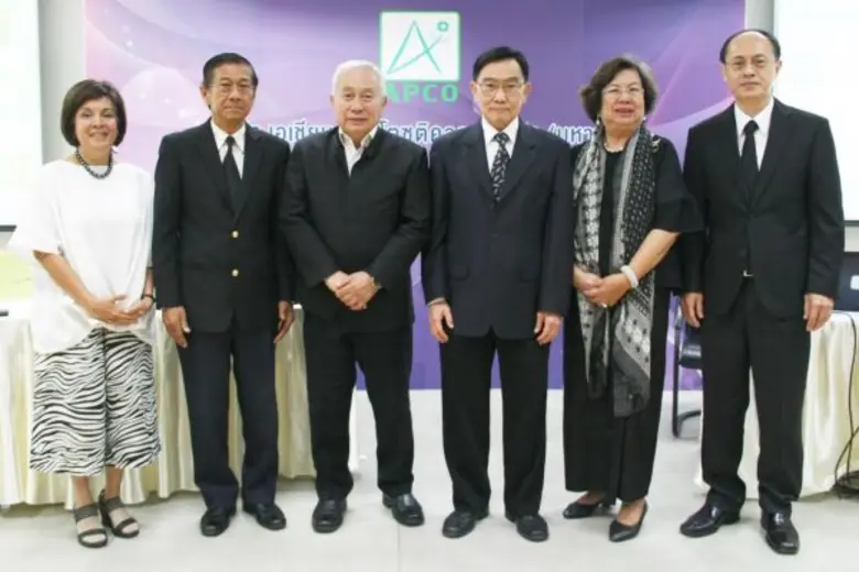 นางมาลีรัตน์ ปลื้มจิตรชม ประธานคณะกรรมการ...