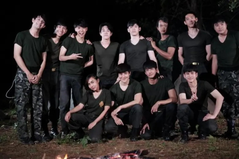 ทีวีไกด์: รายการ “รถโรงเรียน High School Reunion” มันส์แน่!!! “เลโอ-นาวว์” ขนนักแสดงวัยรุ่นบุกเขาชนไก่ ทำภารกิจสุดโหด ใน “รถโรงเรียน High School Reunion” 23 เม.ย.นี้