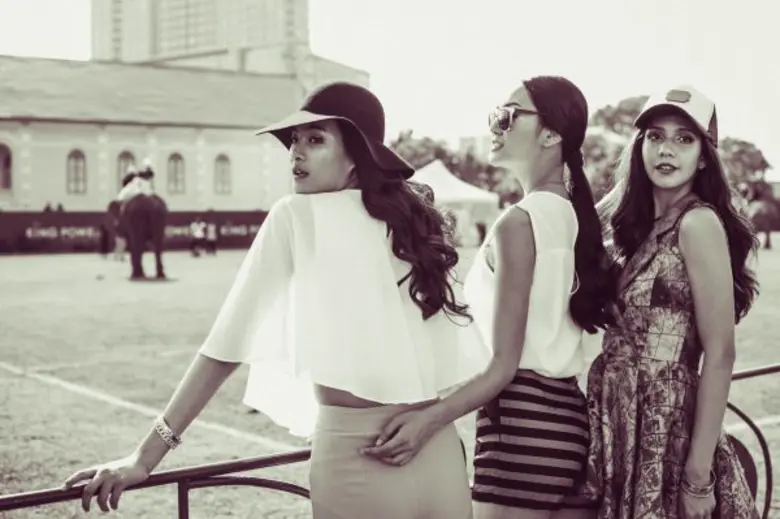 *** เวลานางแบบเดินพาเหรด เรียงกันบนแคทวอล...