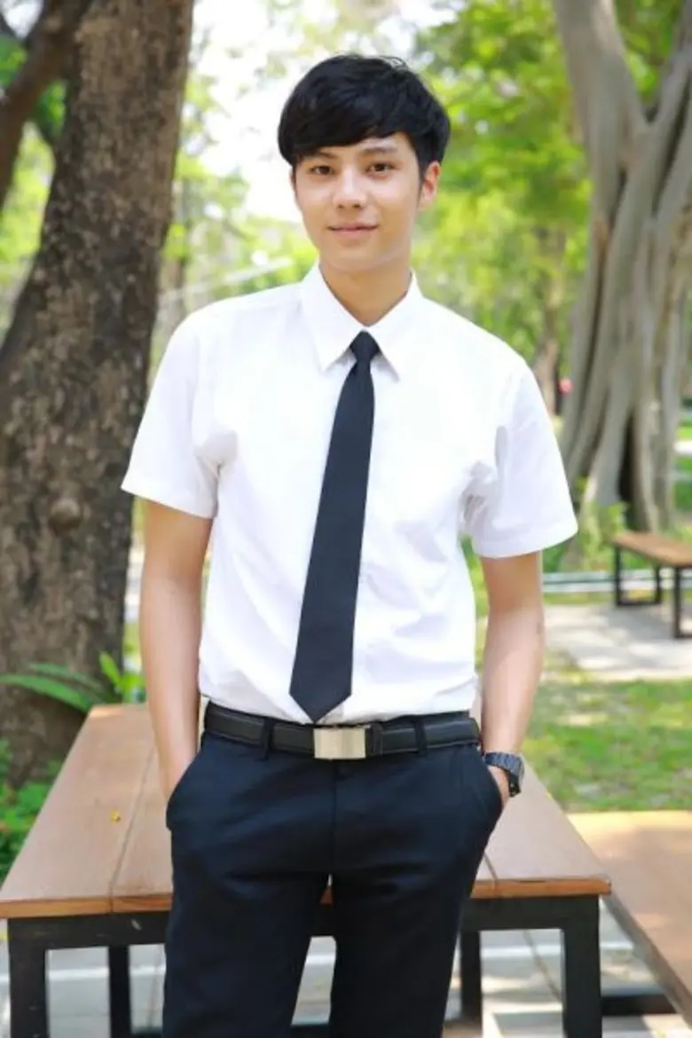 ฉีกลุคส์มารับบทพระเอ๊ก พระเอก สุดหล่อ แสน...