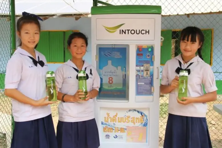 อินทัชแก้ไขปัญหาขาดแคลนน้ำใน 3 โรงเรียน จ.น่าน กับโครงการผลิตน้ำเพื่อการอุปโภคบริโภคจากประปาภูเขาด้วยพลังงานแสงอาทิตย์