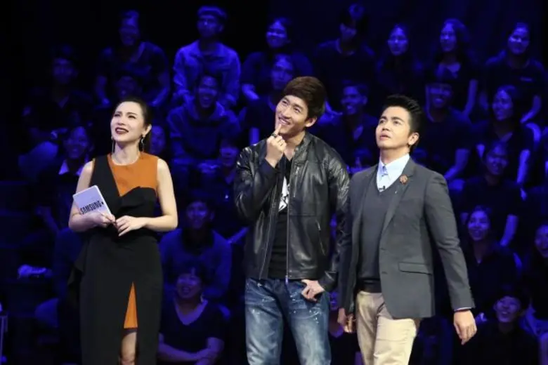 ทีวีไกด์: รายการ "The Love Machine วงล้อ…ลุ้นรัก" “ไนกี้ นิธิดล” หอบความโสด เสน่ห์ออร่าฟุ้งกระจายไกลหมื่นลี้ หมุนวงล้อ “หาสาวยิ้มสวยแบบธรรมชาติ” ใน “วงล้อ...ลุ้นรักฯ”