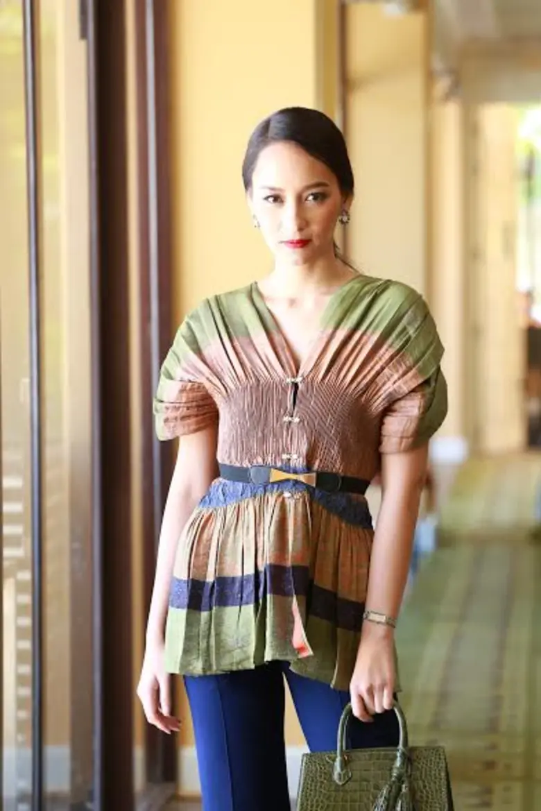 รายการ โต๊ะข่าวบันเทิง : เวลา 09.45 น. พบ...