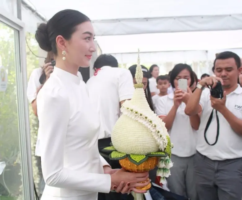 "ปริพันธ์ หนุนภักดี, วัชระ แวววุฒินันท์, ...