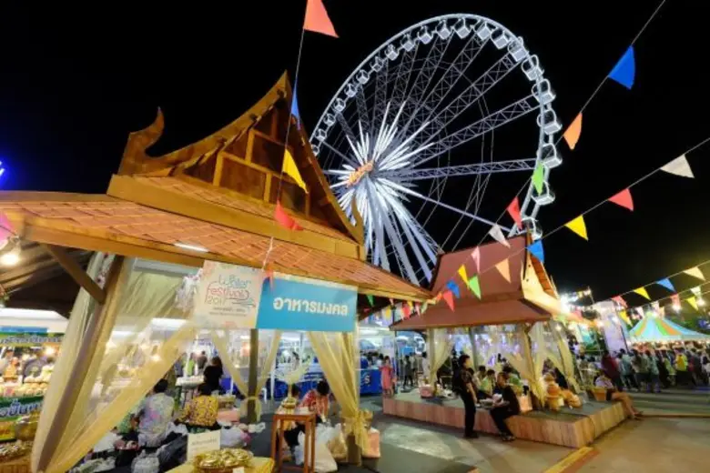 เอเชียทีค ร่วมสืบสานประเพณีปีใหม่ไทย มหาสงกรานต์ 2560 จัดงาน 'Water Festival 2017’ เทศกาลวิถีน้ำ...วิถีไทย