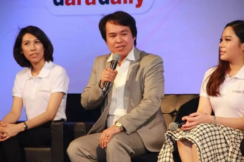 อาจารย์สุชาญวุฒิ กิ่งแก้ว หรือ ครูโอม หัว...