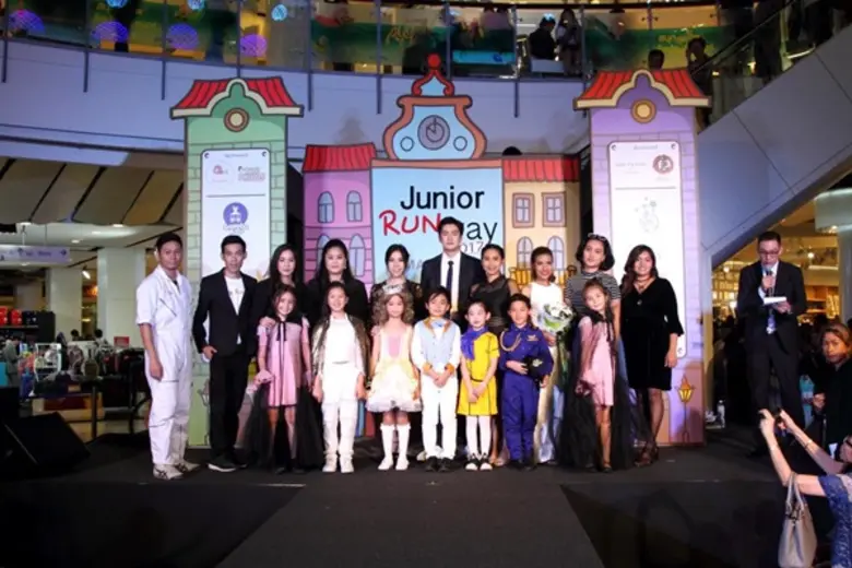 ผ่านพ้นไปได้ด้วยดีสำหรับงานแฟชั่นโชว์ซุปต...