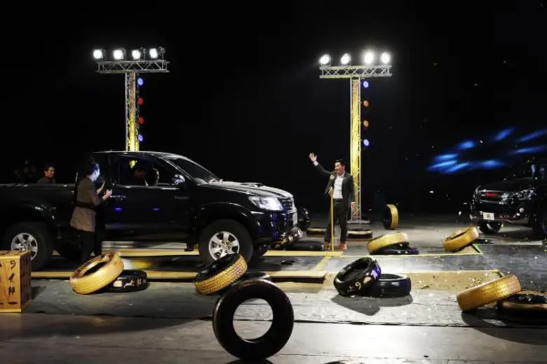 ทีวีไกด์: รายการ “STEP RIGHT UP ใครเก่ง...ใครได้” “3 พ่อแม่ลูก” จากทางบ้านควบความเฮง เล่นสตาร์ทมาสไตรค์ คว้า “อีซูซุคันที่ 17” ไปครอง!!!