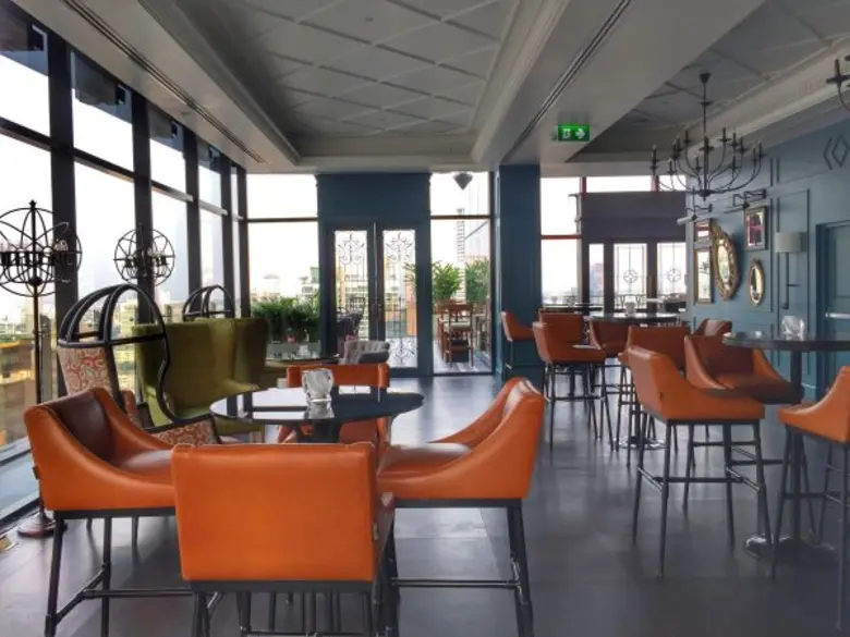 เปิดตัวโมจโจเลาจน์บาร์ บาร์สไตล์ลาตินสุดหรูกลางสุขุมวิท กับวิวพระอาทิตย์ตกที่สวยที่สุด