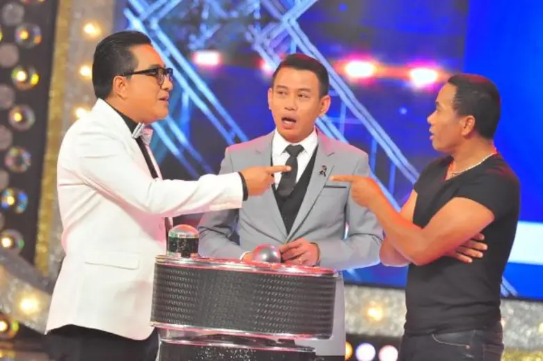 ทีวีไกด์: รายการ "ศึกวันดวลเพลง เสาร์๕" สำนัก “เอกชัย-ไมค์” เปิดศึกชิงดำ!! ใครจะได้เข้าไปรอบ “ชิงเงินล้าน”?!