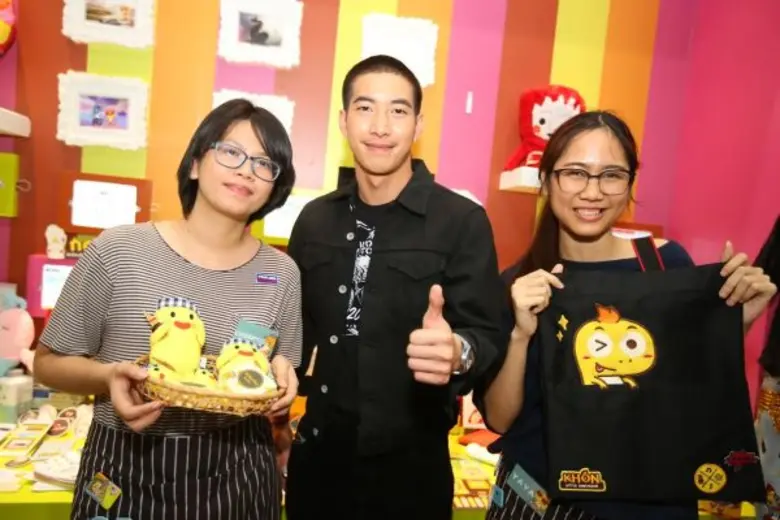 โตโน่-ภาคิน นักร้องหนุ่มสุดฮอต ร่วมชมผลงานคาแร็คเตอร์ฝีมือคนไทย ในโครงการคาแร็คเตอร์ ดีไซน์ เวิร์คชอป (Character Design Workshop)