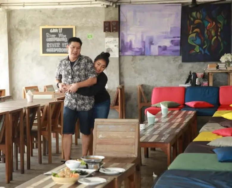 ทีวีไกด์: รายการ “ตลกแหลก” “ตั๊ก-นุ้ย” ตะลุยกินของอร่อยย่าน “ตลาดน้อย” แวะชิมของอร่อยเจ้าดังทั้งคาวหวาน ในรายการ “ตลกแหลก”