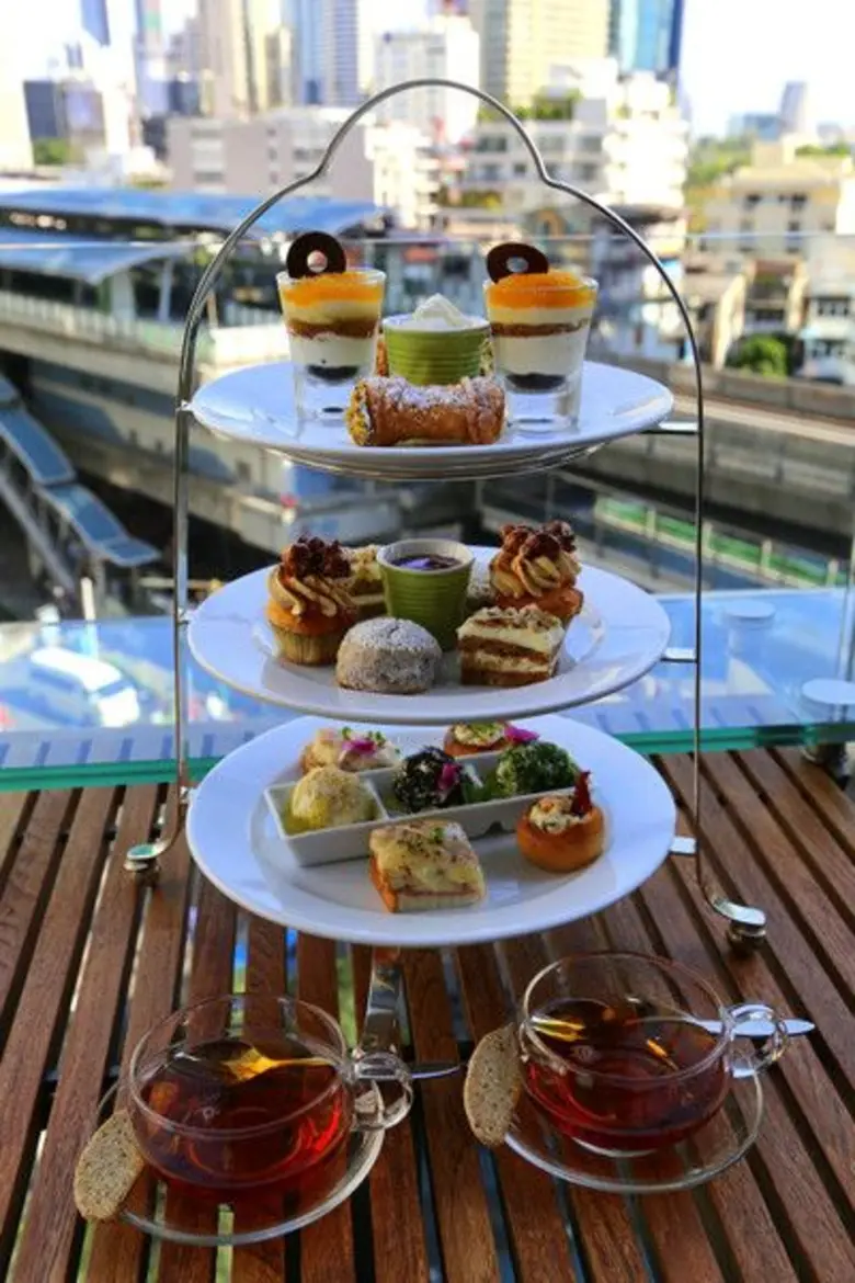 เซสท์ บาร์ แอนด์ เทอเรส ณ โรงแรม เดอะ เวส...