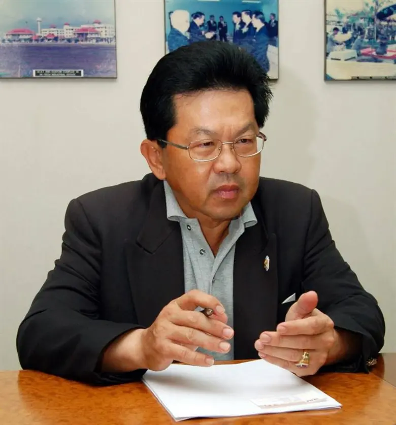 "ทวิช เตชะนาวากุล" ผู้ถือหุ้นใหญ่และกรรมก...