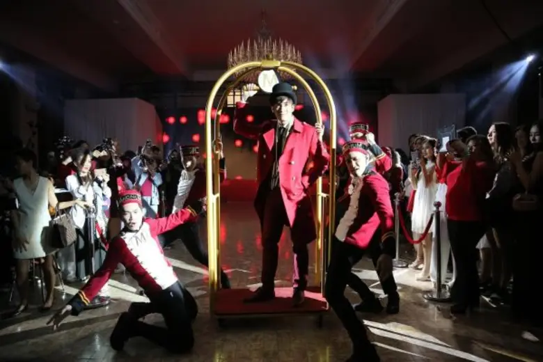 “ใหม่ – ดาวิกา” สวยสยบ! ประกบ “อาเล็ก” โชว์สุดปัง...เล่นสุดเริ่ด เปิดตัว “แม็กนั่ม เรด เวลเว็ท”