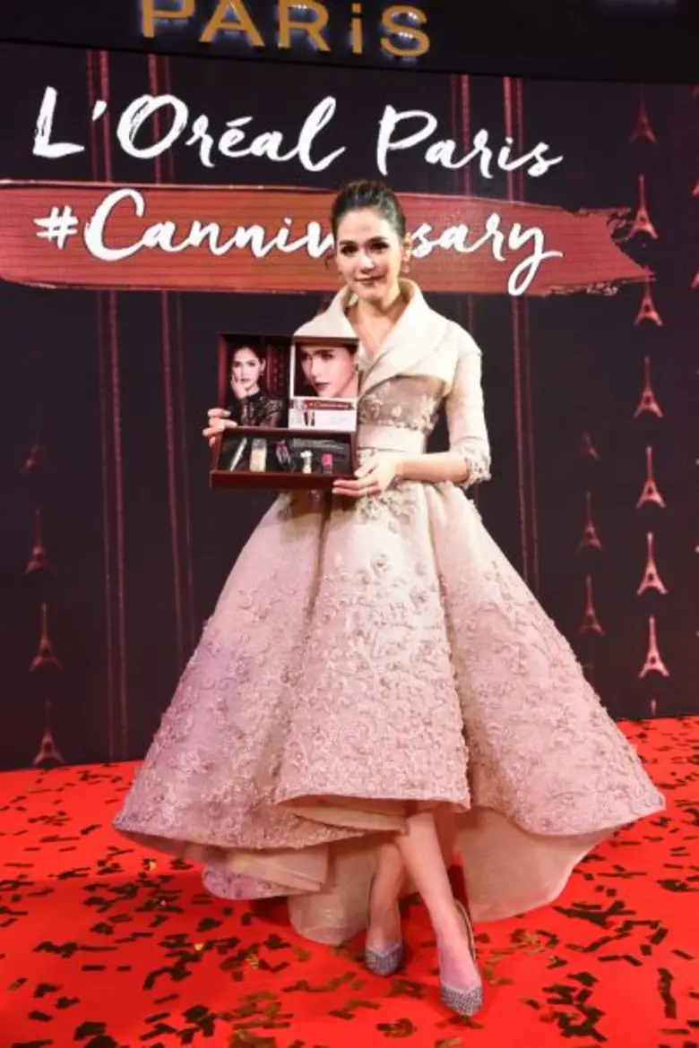 “ชมพู่” อุ้มท้องลูกแฝด 4 เดือน เป็นตัวแทน ลอรีอัล ปารีส ประเทศไทย บินลัดฟ้า ไปเจิดจรัส บนพรมแดงเมืองคานส์ เป็นปีที่ 5