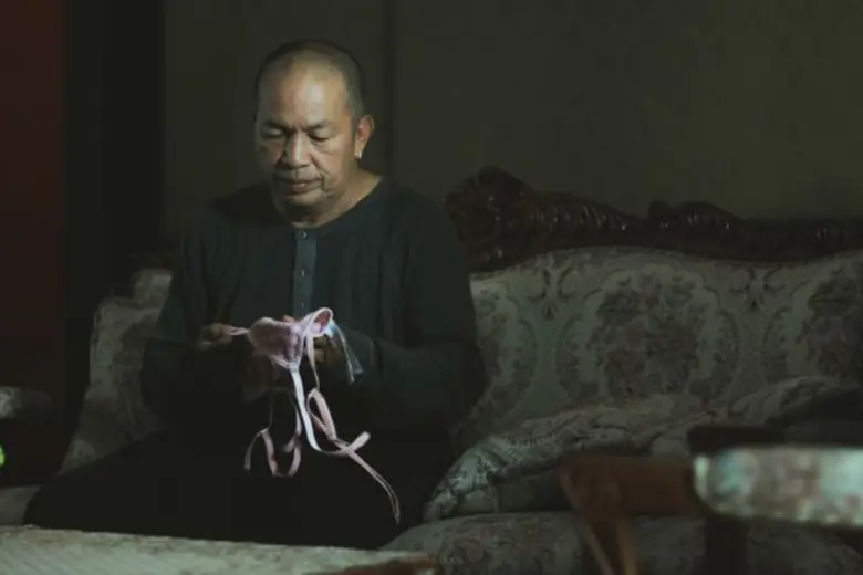 “เป้ อารักษ์” ดึง “น้าค่อม ชวนชื่น” ร่วมพลิกบทบาทเซอร์ไพรส์แฟนๆ ใน MV “รอ”