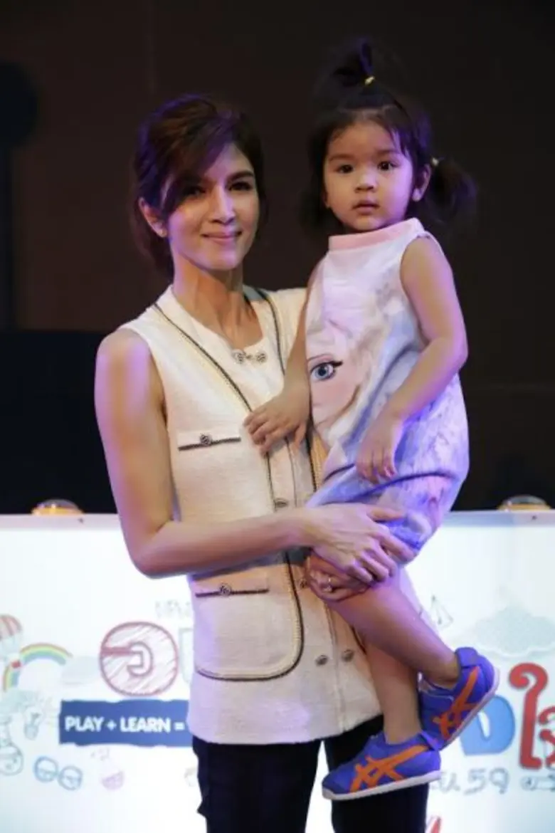 กระแสความฮอตยังต่อคงเนื่องสำหรับคุณแม่คนเ...