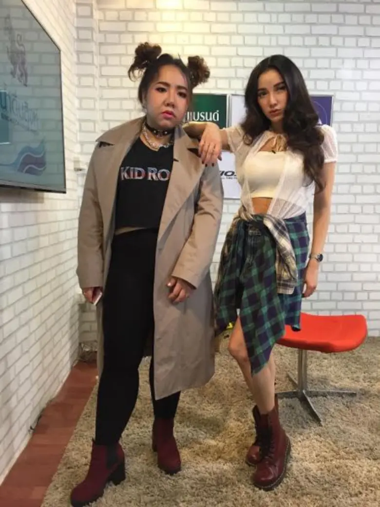 เปิดบ้านอัพเดทข่าวสารวงการบันเทิง รายการบ้านข่าวบันเทิง ทางช่อง 28