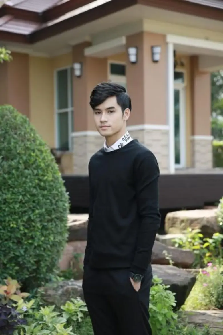 ขายดีสุดต้องยกให้สองหนุ่มหล่อในโปรเจ็กต์ ...