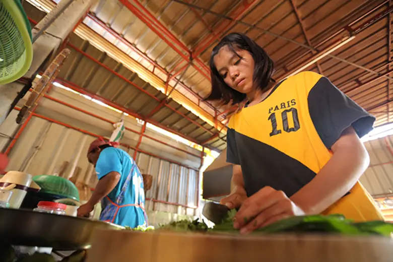 ทีวีไกด์: รายการ “สานรัก คนเก่งหัวใจแกร่ง” วันอาทิตย์ที่ 30 เมษายน 2560 ทางแอป AIS PLAY, AIS PLAYBOX และ Youtube sarnrakais