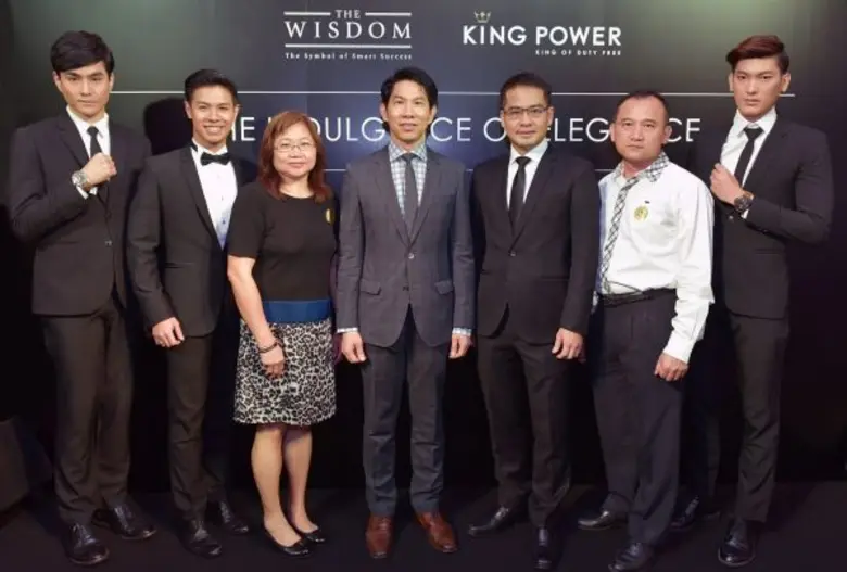 วิทยา สินทราพรรณทร (กลาง) รองกรรมการผู้อำ...