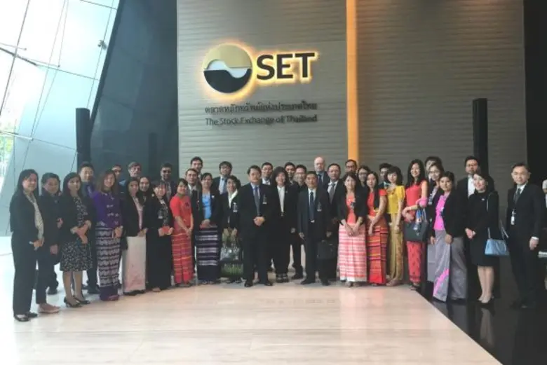 เกศรา มัญชุศรี กรรมการและผู้จัดการ พร้อมผ...