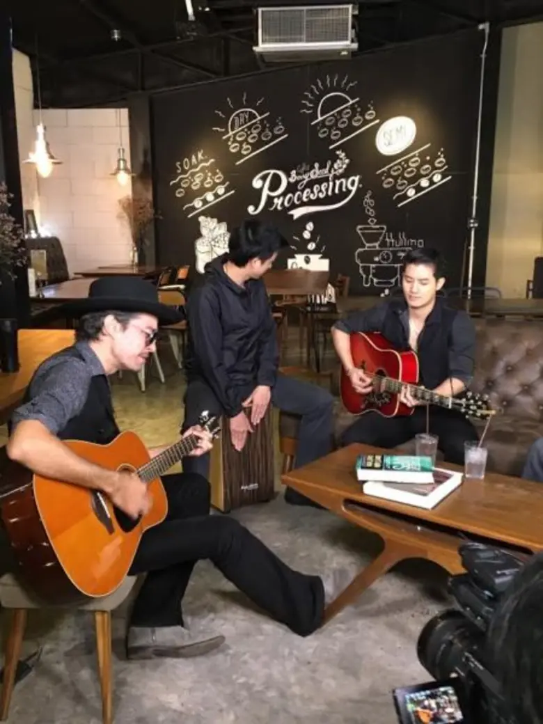 ทีวีไกด์: รายการ "ที่นี่หมอชิต" เจาะโปรเจคสามพระเอกมาดเซอร์ “เป้ อารักษ์ - เจ มลฑล – ฮิวโก้ จุลจักร”