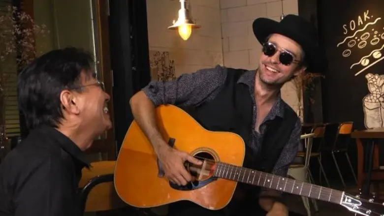 ทีวีไกด์: รายการ "ที่นี่หมอชิต" เจาะโปรเจคสามพระเอกมาดเซอร์ “เป้ อารักษ์ - เจ มลฑล – ฮิวโก้ จุลจักร”