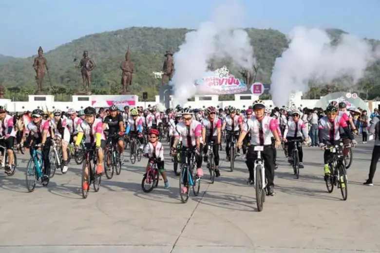 นายชาติชาย พยุหนาวีชัย ผู้อำนวยการธนาคารอ...